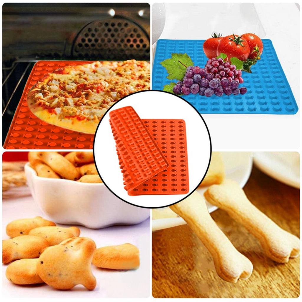 Baking Mat made of silicone by CS COSDDI for Dog Biscuits, 1.5 cm Bone and Fish Silicone Mat - 192 Baking Mould for Dog Biscuits & Dog Treats, Baking Paper, Chocolate Mould, 38 x 28 cm, Blue, Bone