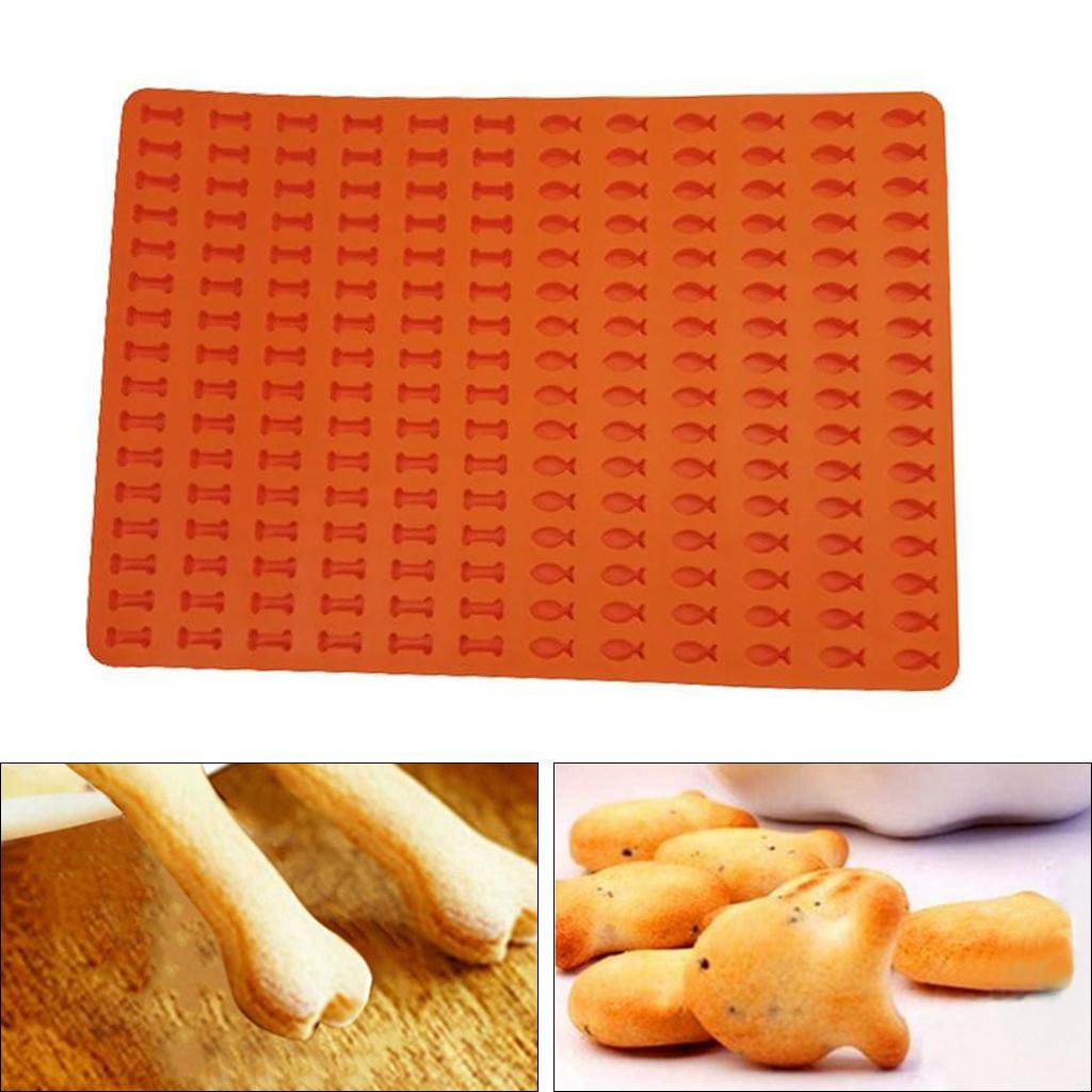 Baking Mat made of silicone by CS COSDDI for Dog Biscuits, 1.5 cm Bone and Fish Silicone Mat - 192 Baking Mould for Dog Biscuits & Dog Treats, Baking Paper, Chocolate Mould, 38 x 28 cm, Blue, Bone