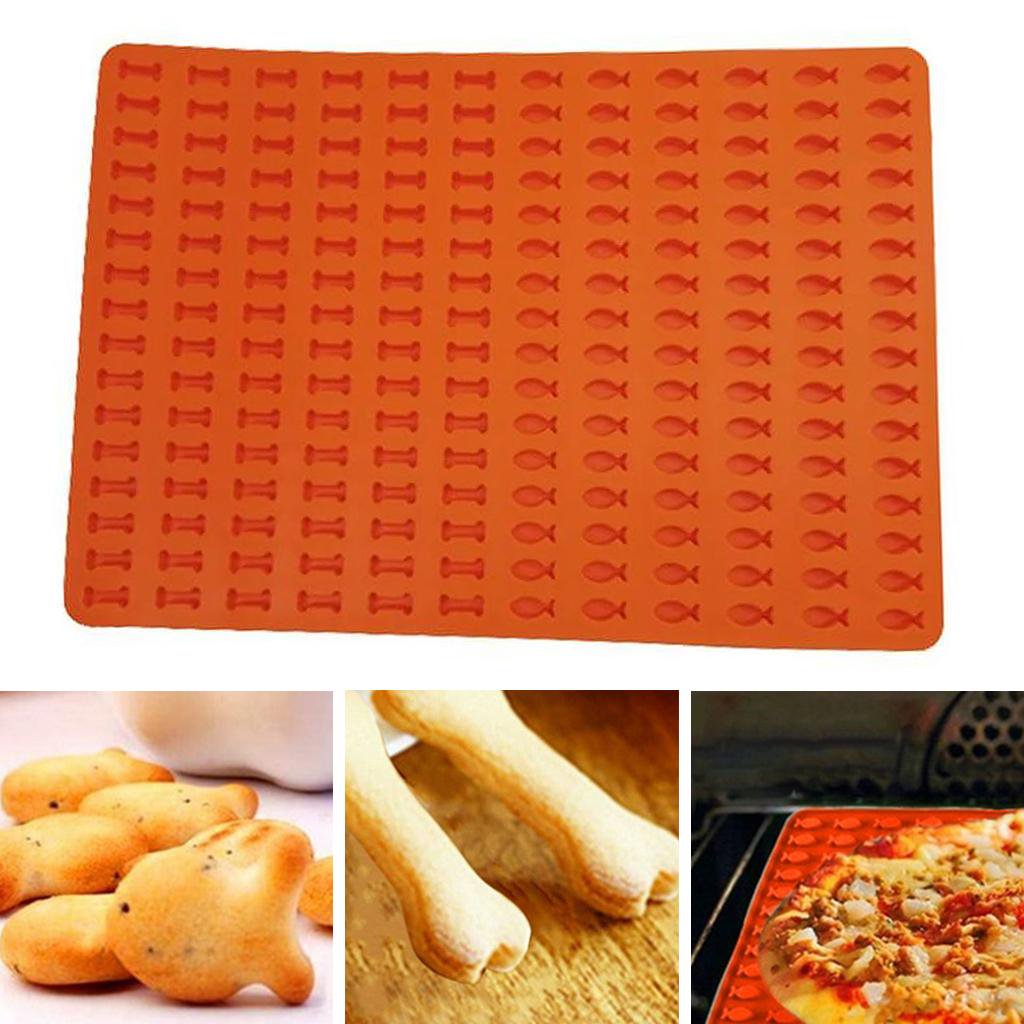 Baking Mat made of silicone by CS COSDDI for Dog Biscuits, 1.5 cm Bone and Fish Silicone Mat - 192 Baking Mould for Dog Biscuits & Dog Treats, Baking Paper, Chocolate Mould, 38 x 28 cm, Blue, Bone