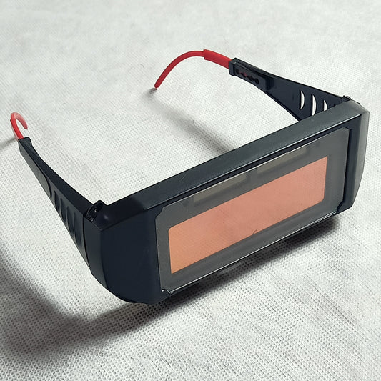 1 Pair Solar Car Blackout Welding Goggles Plasma Welding Safety Welding Visor Automatic Eye Glasses Mask Anti-Flog Anti-Glare Glasses Black Welding Helmets