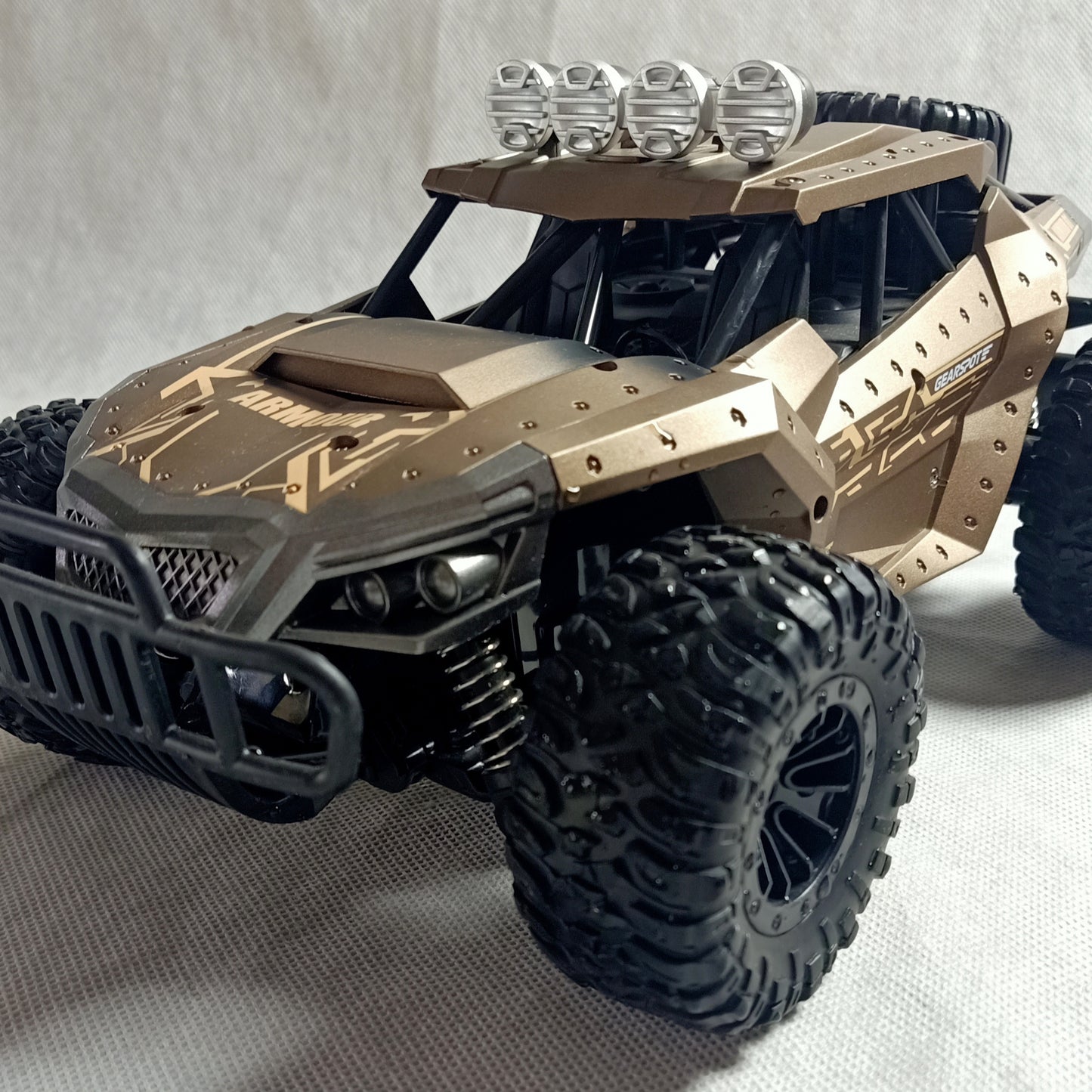 KINSAM Remote Controlled Car for Outdoors, 1/16 RC Car from 6-16 Years, 20+km/h Monster Truck, Brown Buggy Car, Car Toy with 2 Batteries